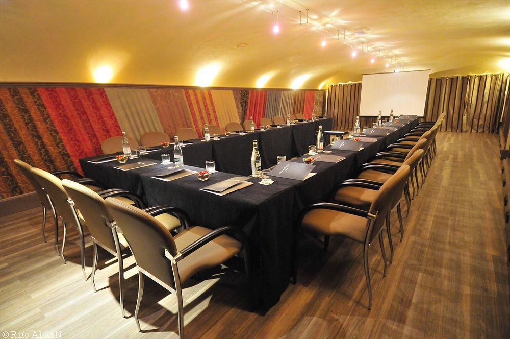 里昂Cour Des Loges酒店，Radisson系列5*