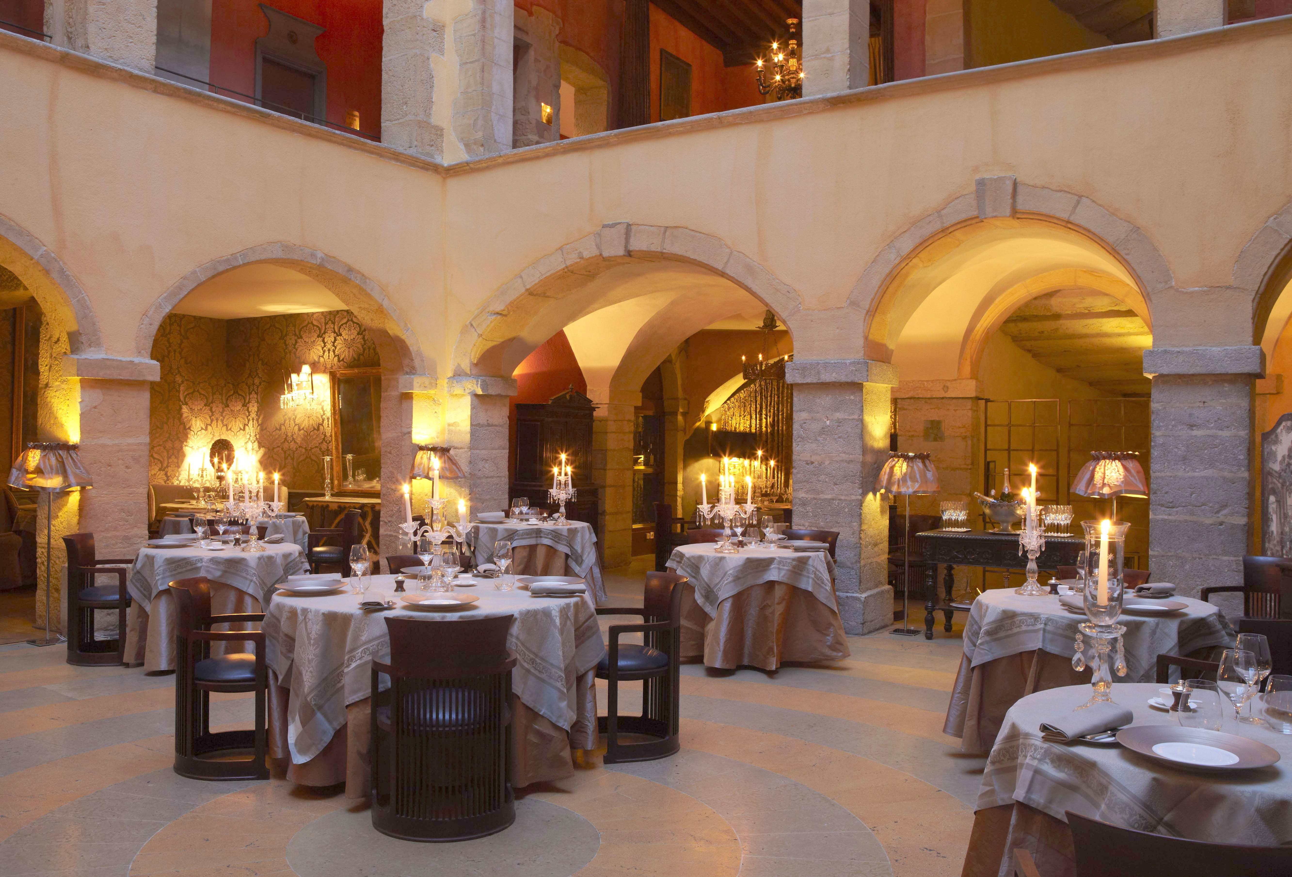 里昂Cour Des Loges酒店，Radisson系列