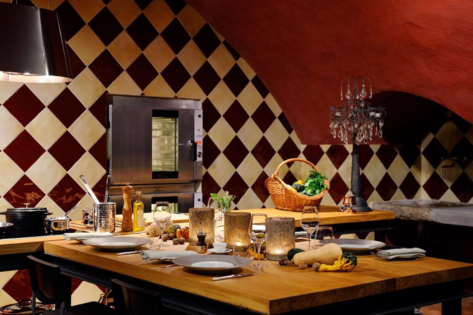 Hotel Cour Des Loges Lyon, A Radisson Collection 5*