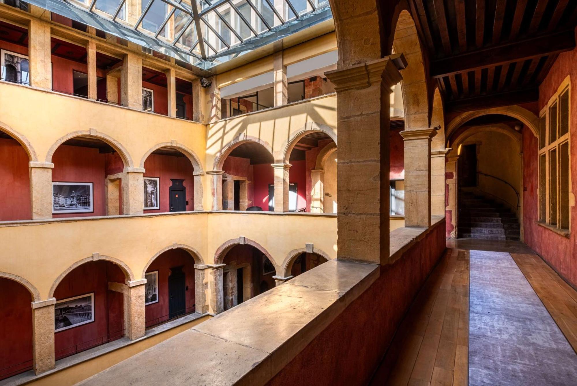 Cour Des Loges Lyon, A Radisson Collection Hotel
